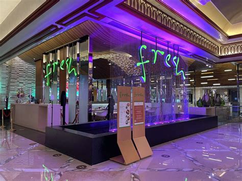 Fresh International Buffet at Solaire .